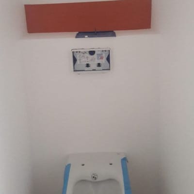 Chantier avec création d’un coffrage pour WC d’appartement