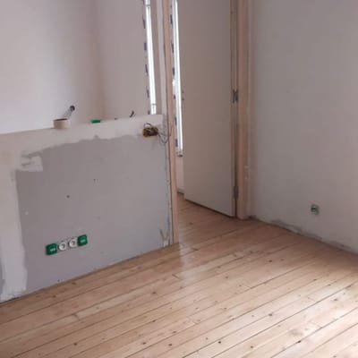 rénovation chantier avec cloisonnement dans un appartement à Paris